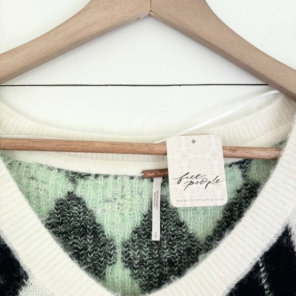 Free People NWT black and white argyle sweater vest Sz Small - Picture 3 of 3